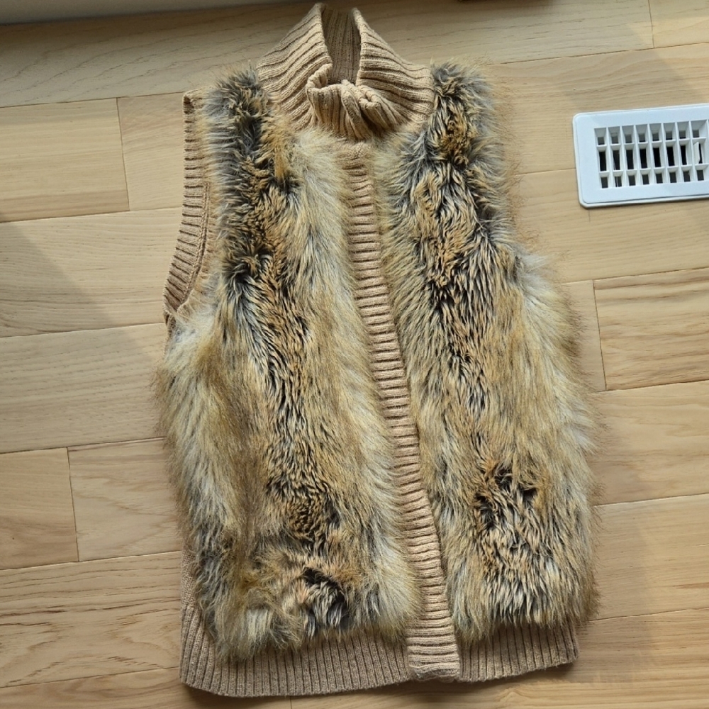 Michael Kors. Women's Faux Fur Vest Sweater - Tan